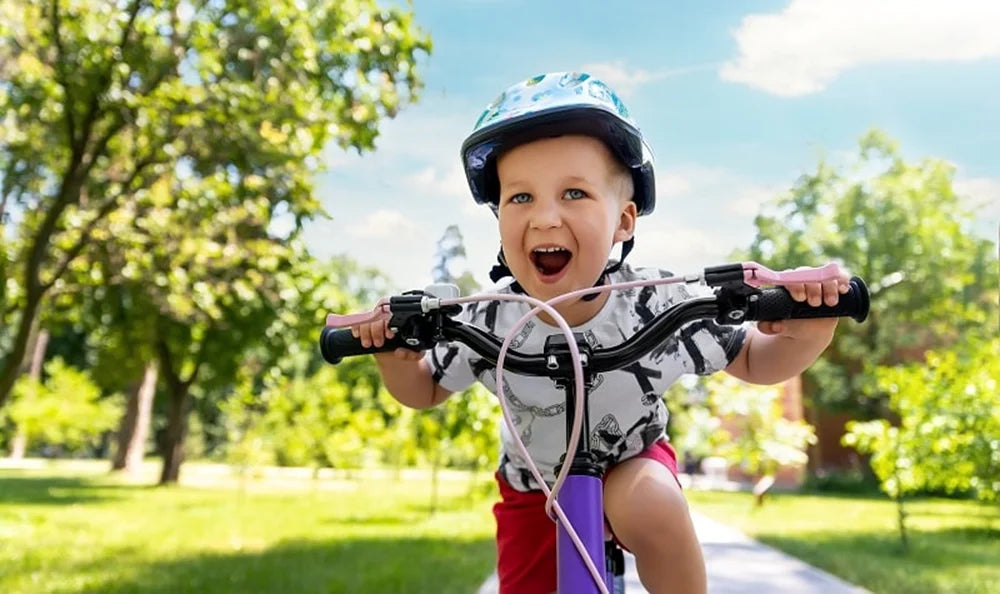 Le Cyclisme en Famille : Comment Impliquer les Enfants et en Faire une Activité Ludique